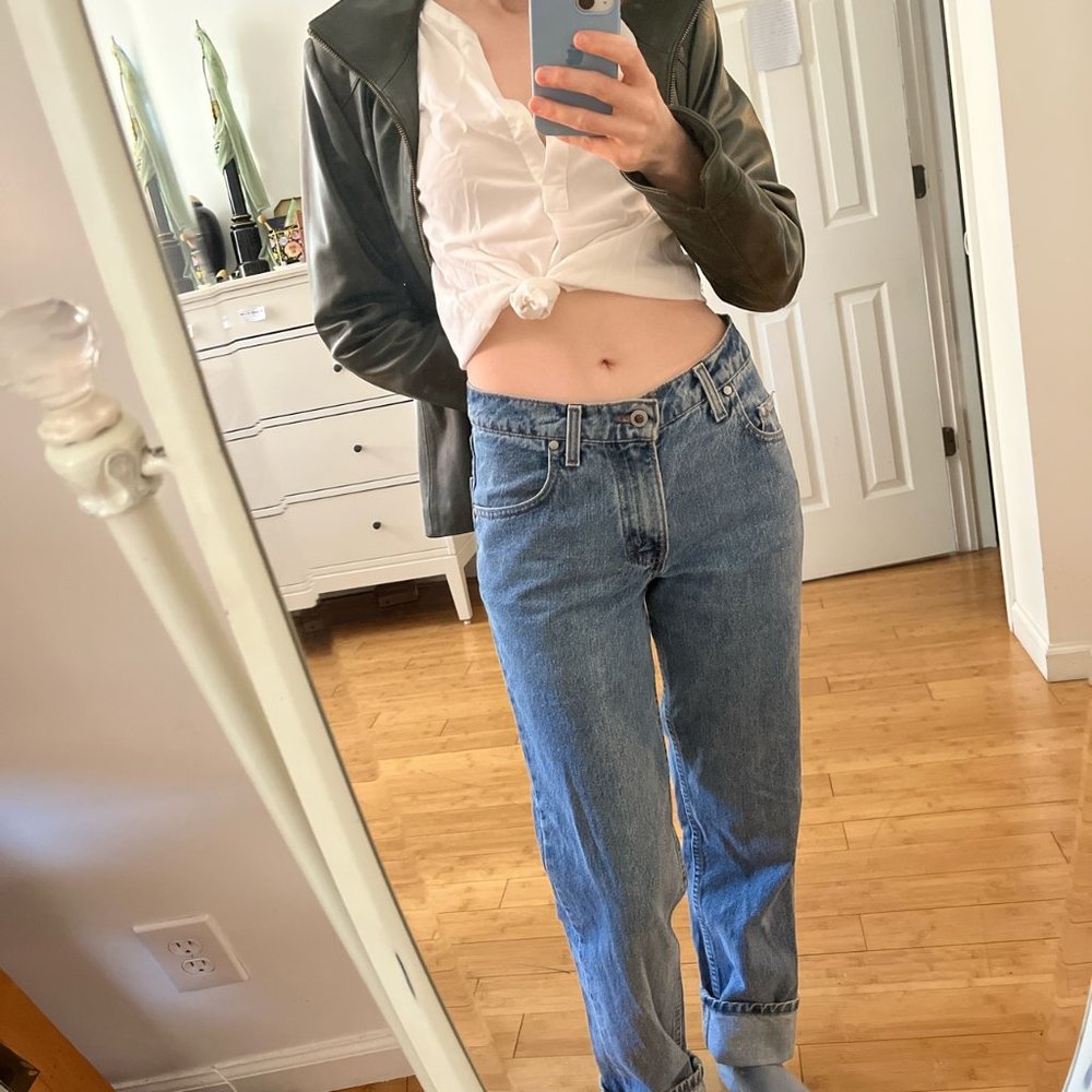 Levi Silver Tab Lean 25" mom jean mid rise